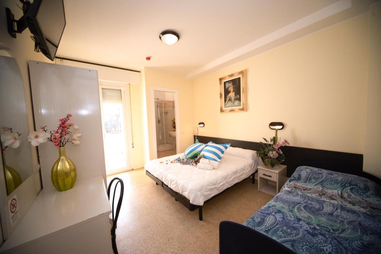 Hotel Cristina Hospitality Centrale (Adults Only) リッチョーネ エクステリア 写真