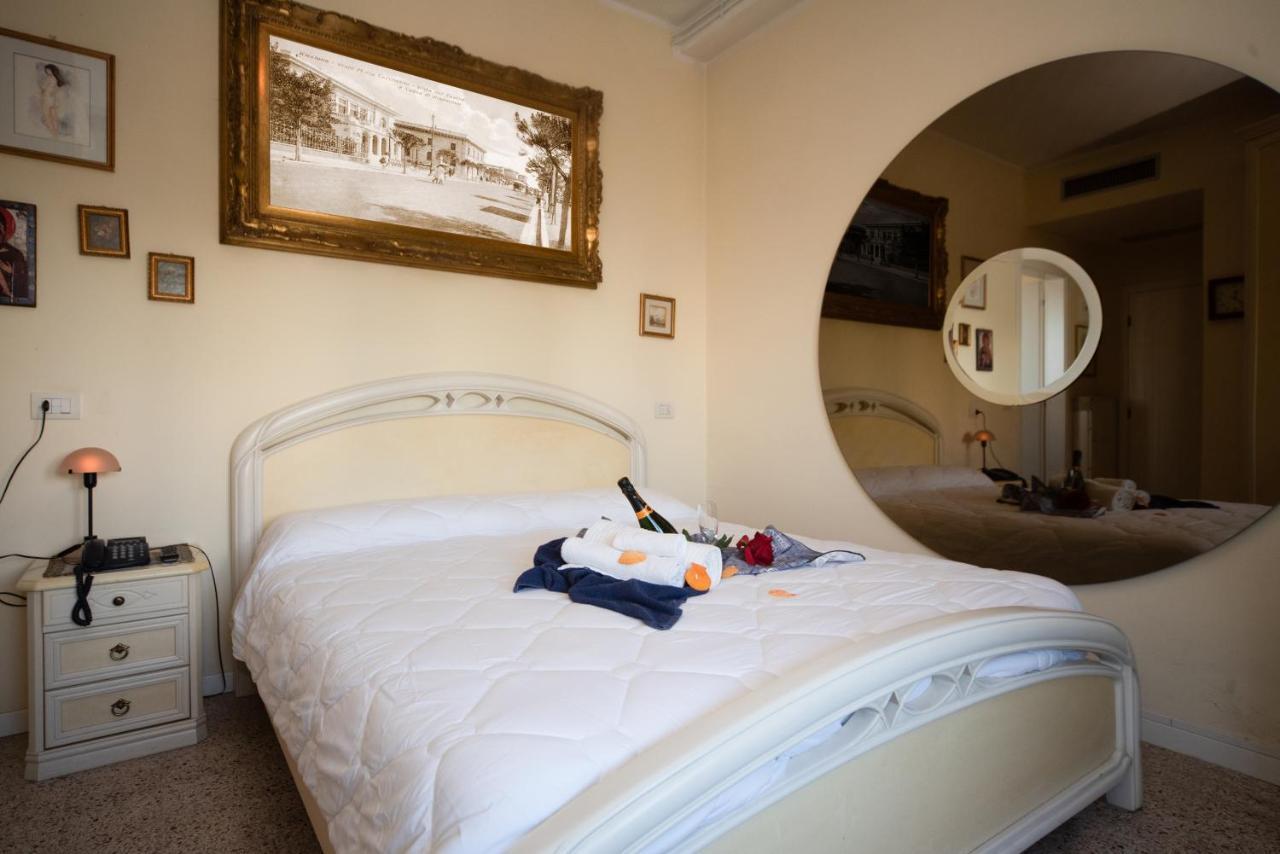 Hotel Cristina Hospitality Centrale (Adults Only) リッチョーネ エクステリア 写真