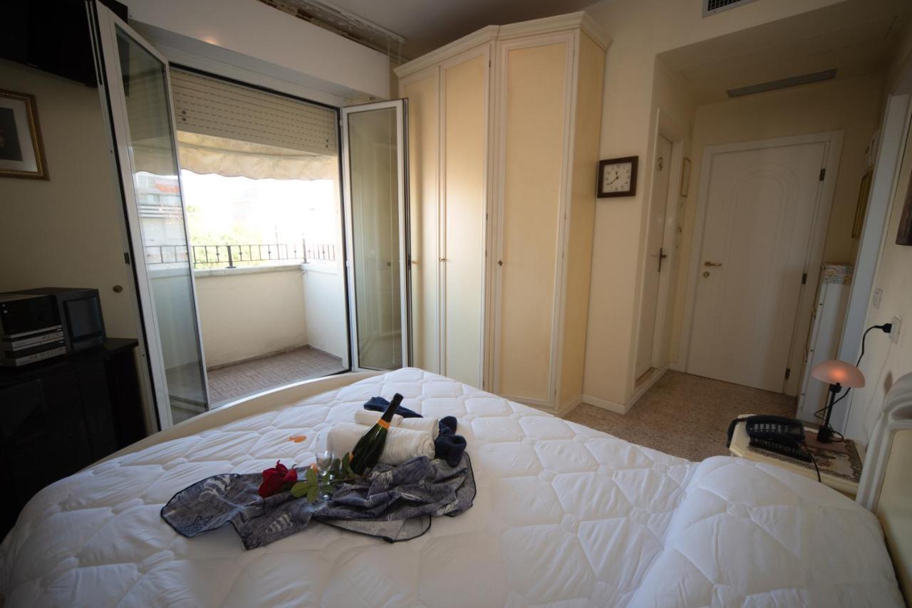 Hotel Cristina Hospitality Centrale (Adults Only) リッチョーネ エクステリア 写真