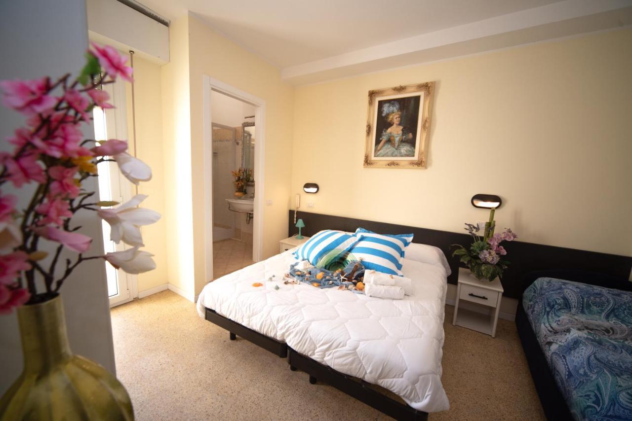 Hotel Cristina Hospitality Centrale (Adults Only) リッチョーネ エクステリア 写真