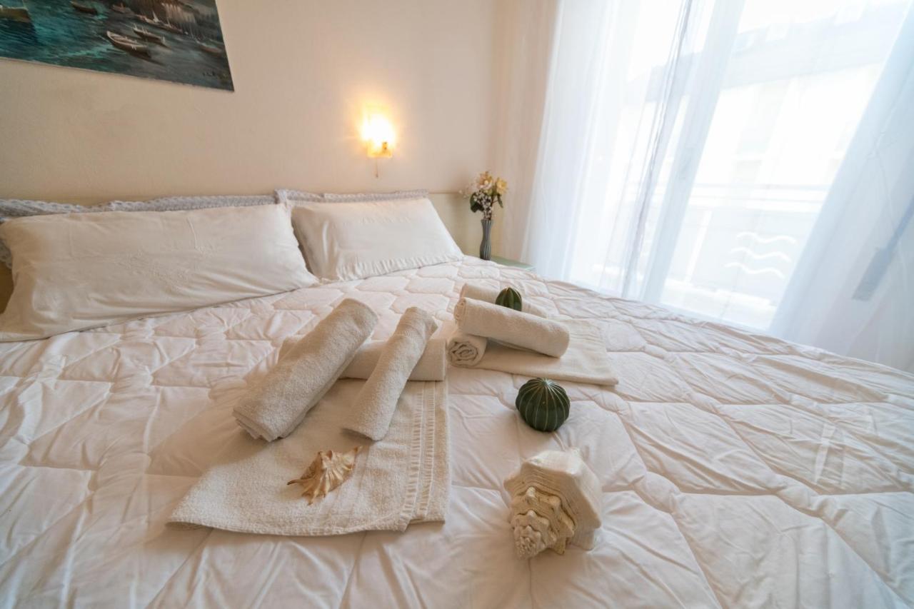 Hotel Cristina Hospitality Centrale (Adults Only) リッチョーネ エクステリア 写真