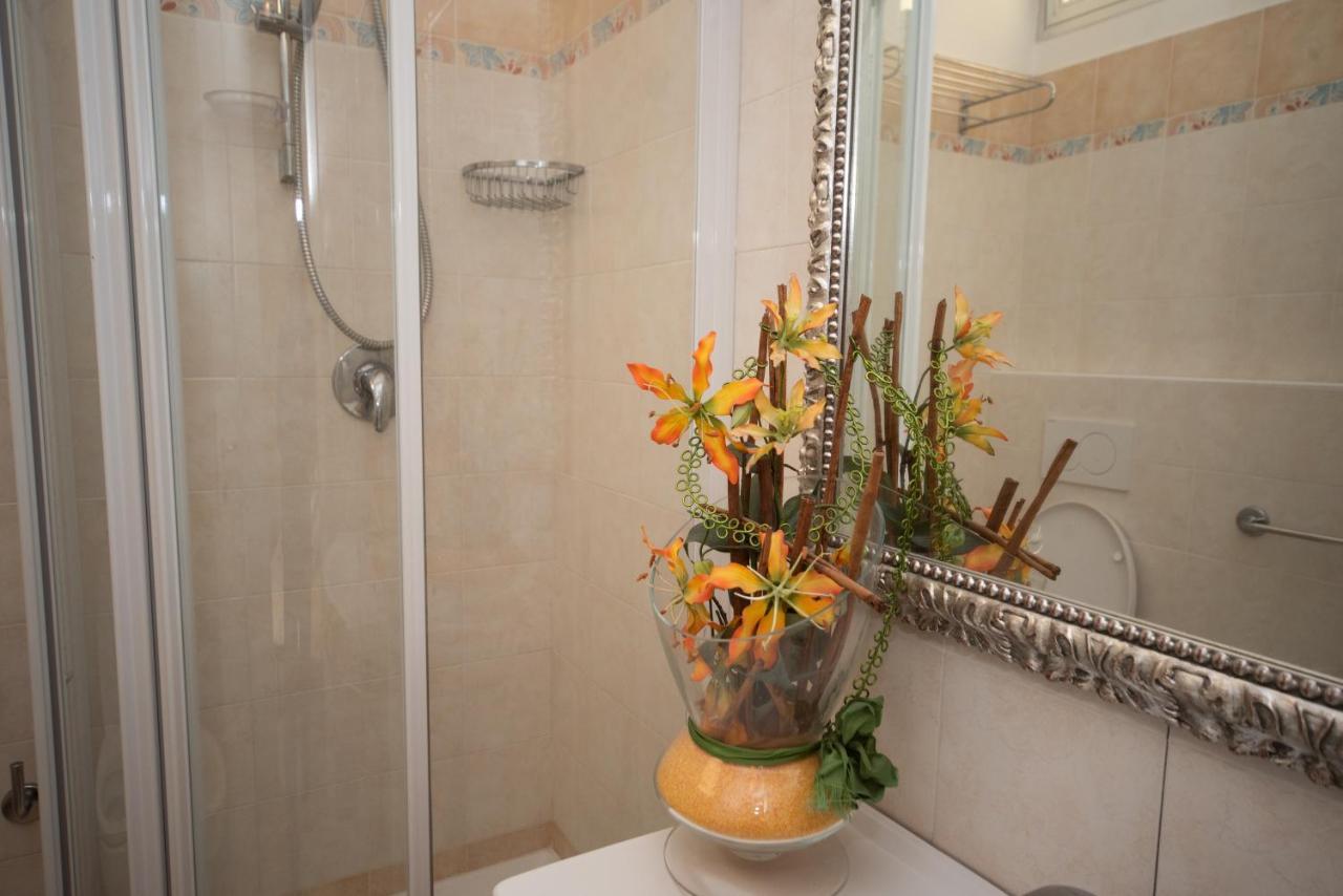 Hotel Cristina Hospitality Centrale (Adults Only) リッチョーネ エクステリア 写真