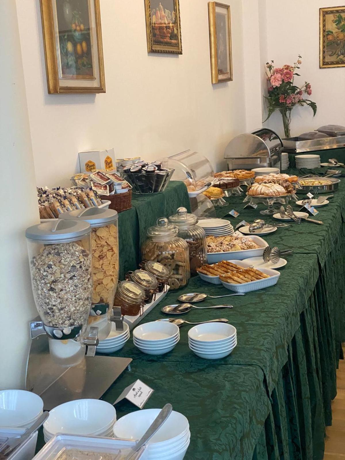 Hotel Cristina Hospitality Centrale (Adults Only) リッチョーネ エクステリア 写真