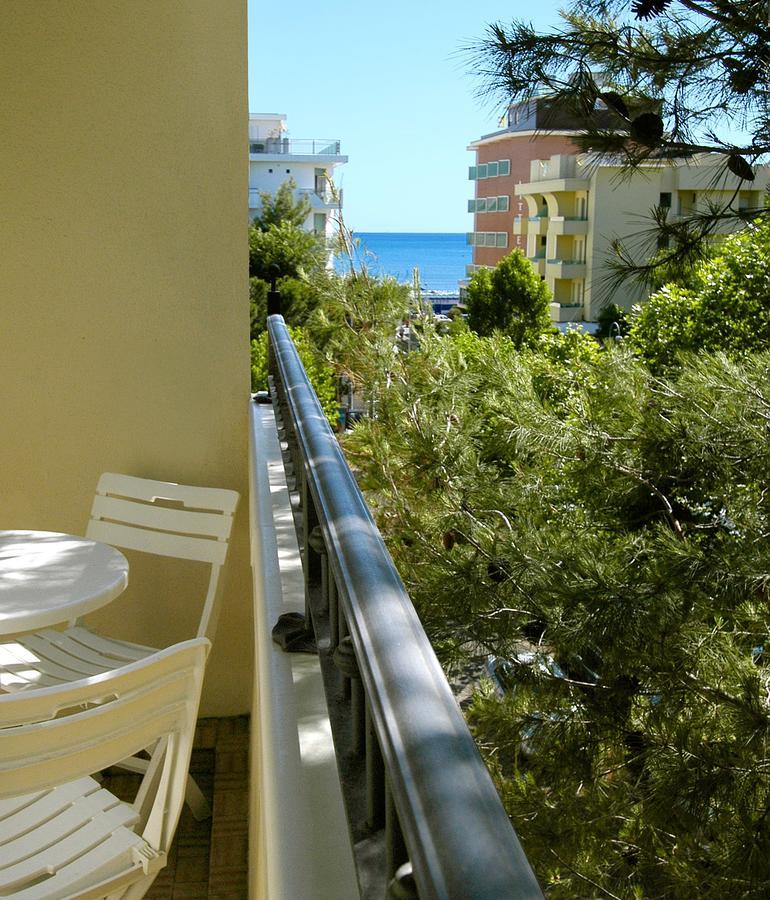 Hotel Cristina Hospitality Centrale (Adults Only) リッチョーネ エクステリア 写真
