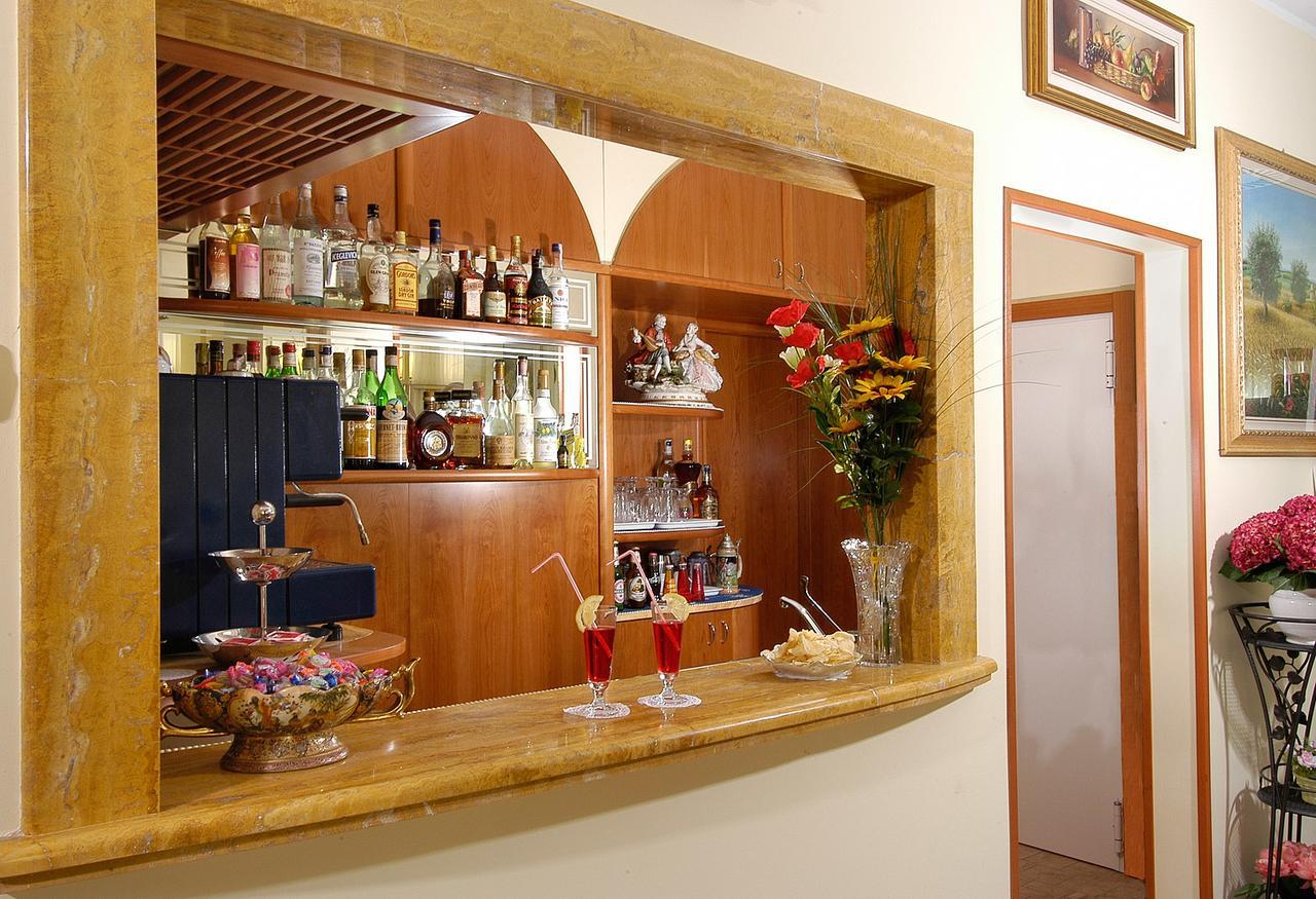 Hotel Cristina Hospitality Centrale (Adults Only) リッチョーネ エクステリア 写真