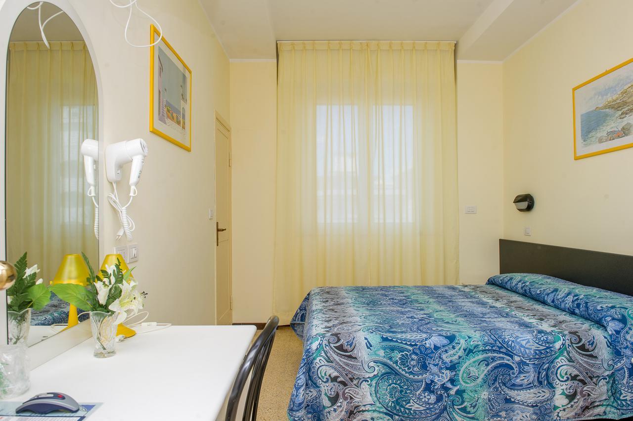 Hotel Cristina Hospitality Centrale (Adults Only) リッチョーネ エクステリア 写真